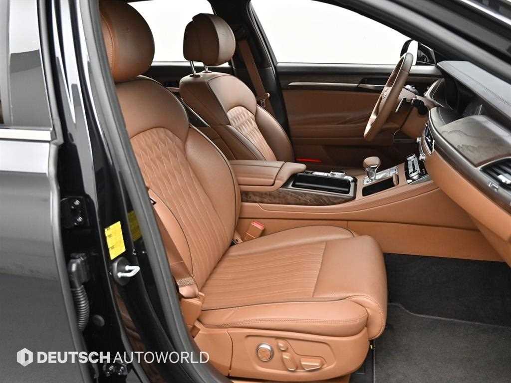 Genesis G90 - Vista 10
