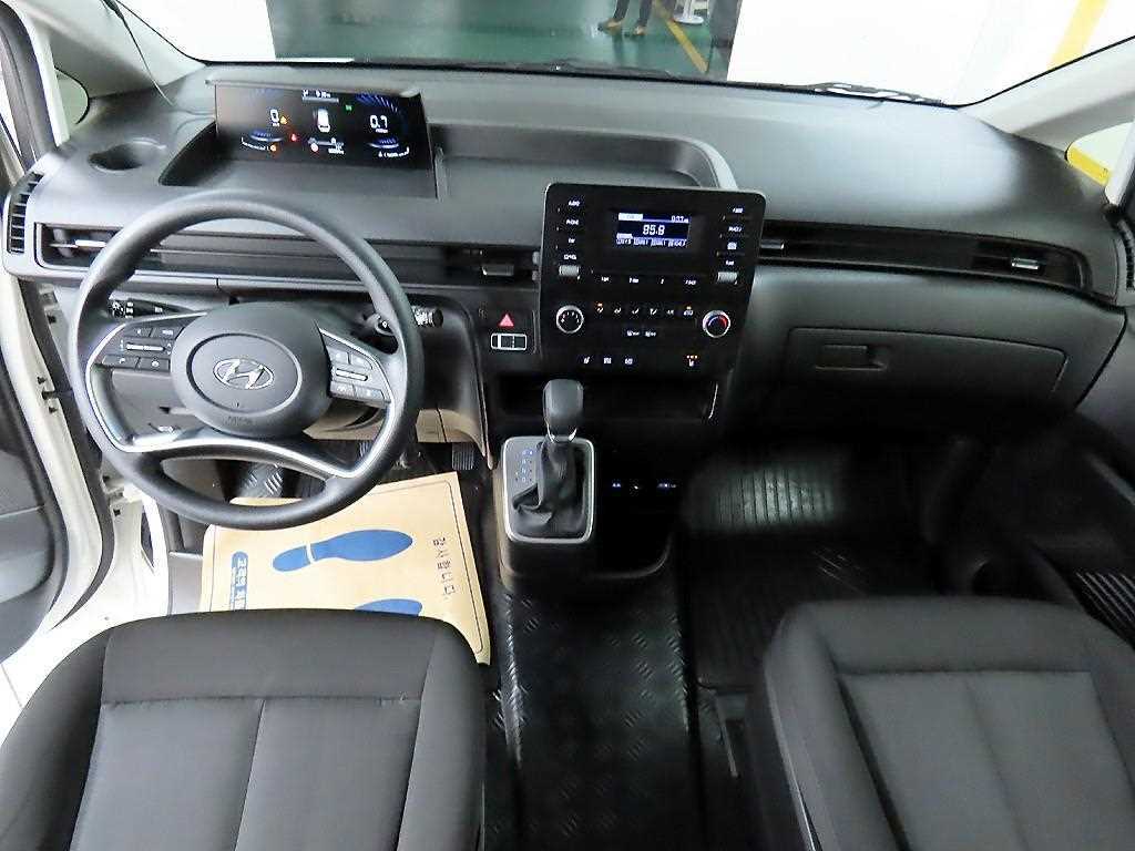 HYUNDAI Staria - Vista 7