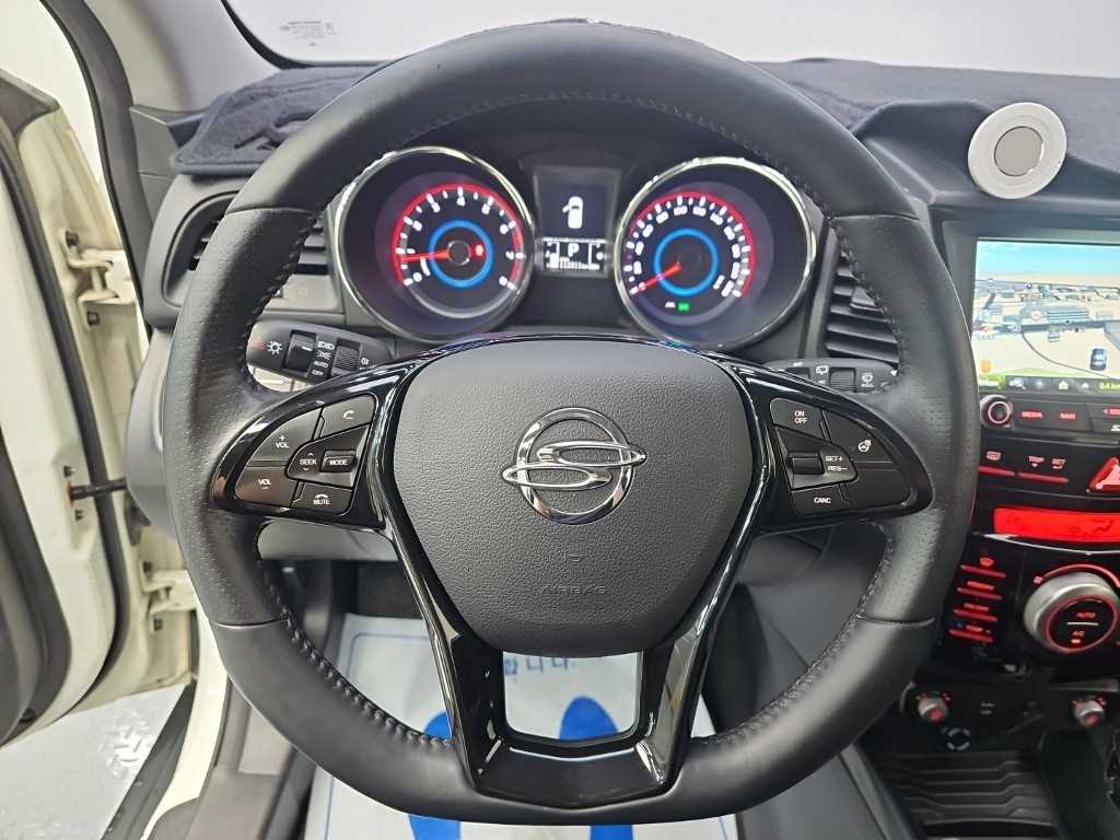 Ssangyong Tivoli - Vista 9