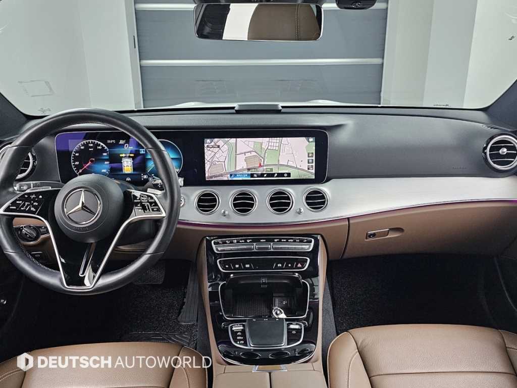 Mercedes Benz E class - Vista 7