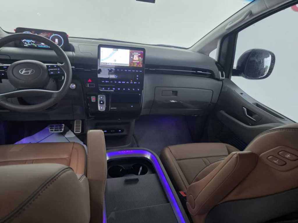 HYUNDAI Staria - Vista 7