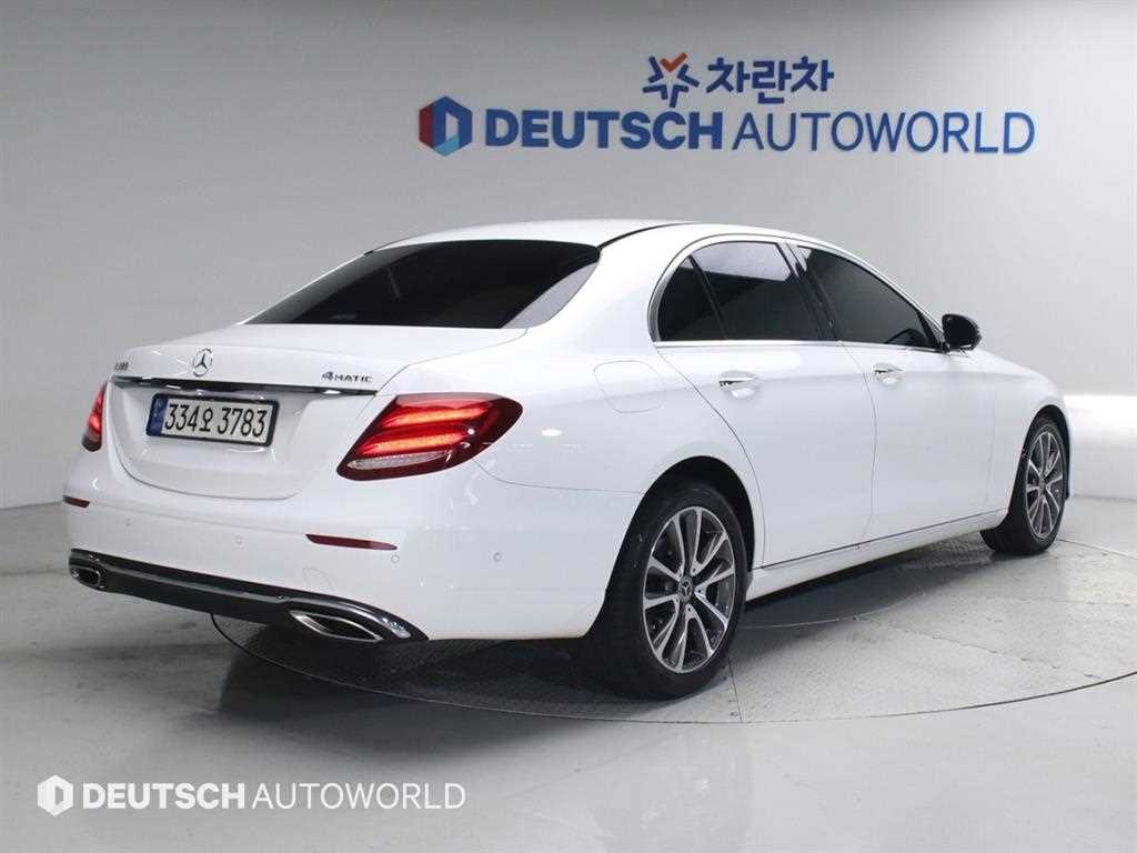 Mercedes Benz E class - Vista 2