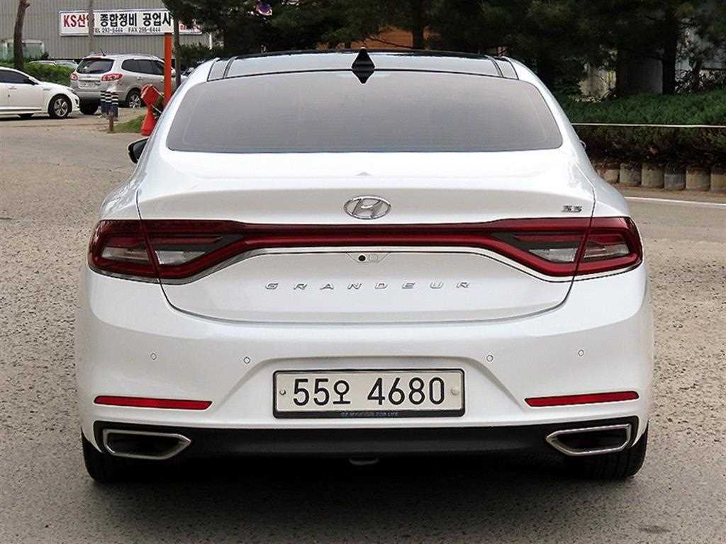 HYUNDAI Grandeur - Vista 4