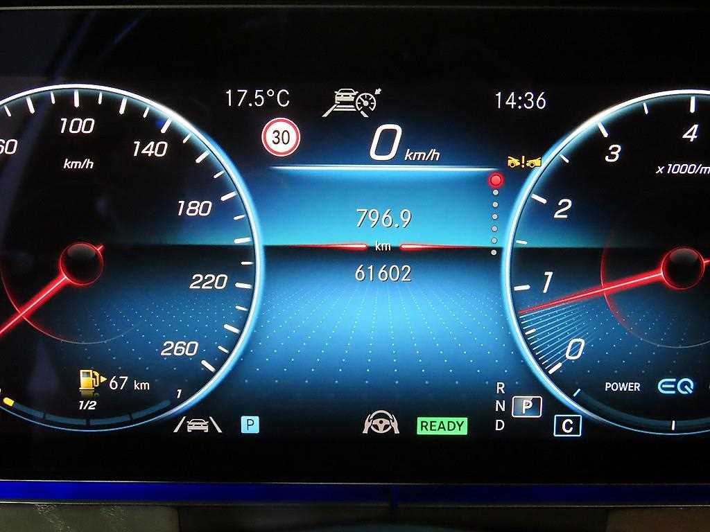 Mercedes Benz E class - Vista 9