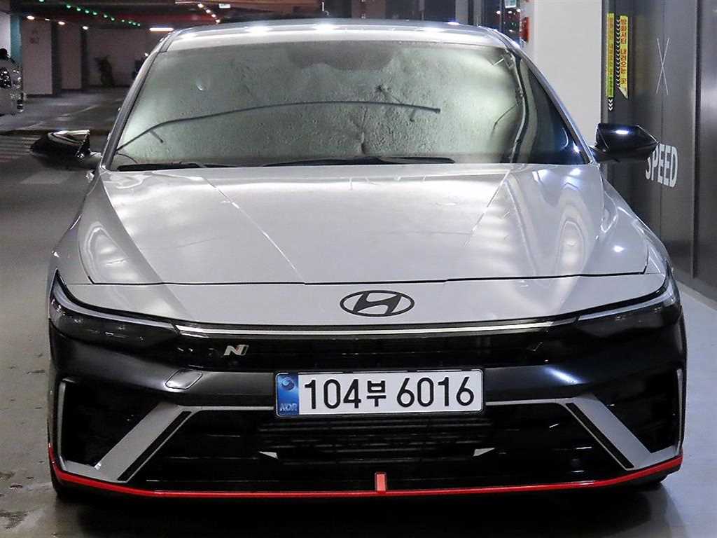 HYUNDAI Avante - Vista 2