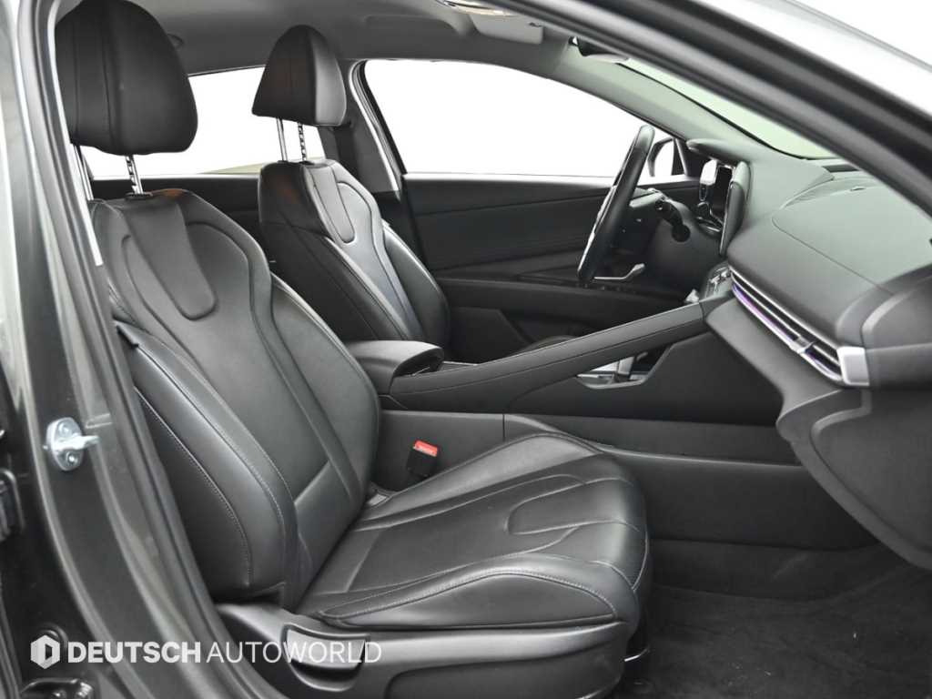HYUNDAI Avante - Vista 10