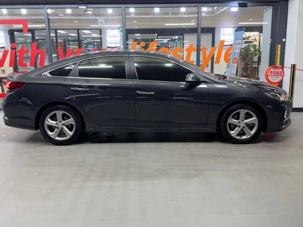HYUNDAI Sonata - Vista 3