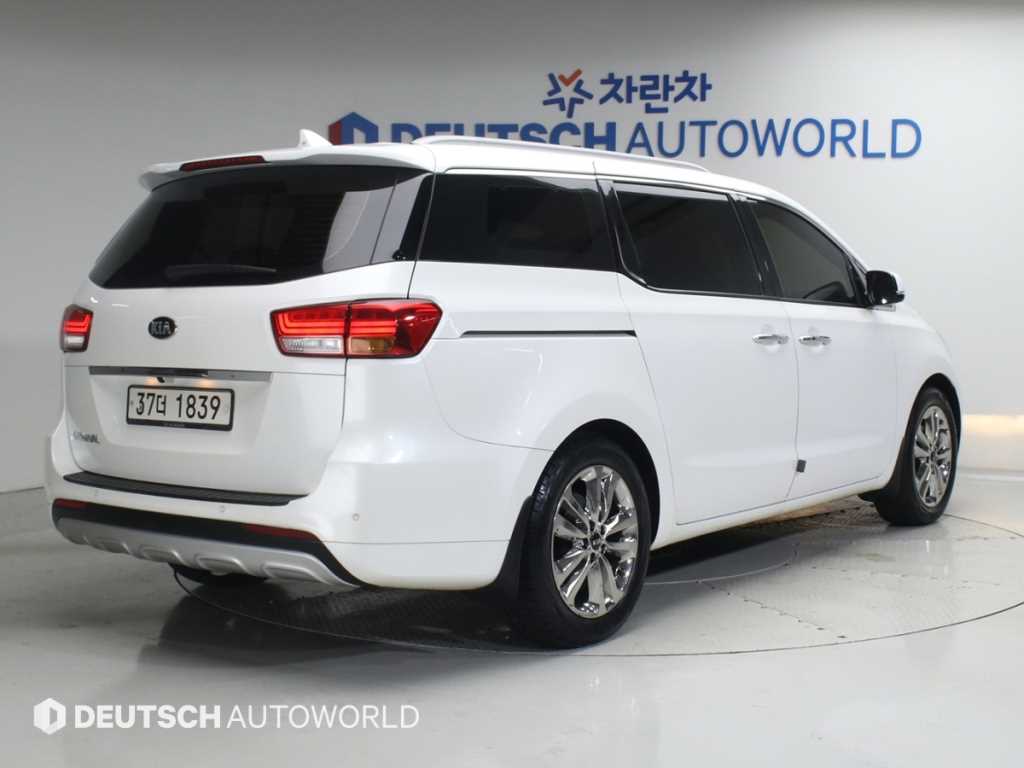 KIA Carnival - Vista 2