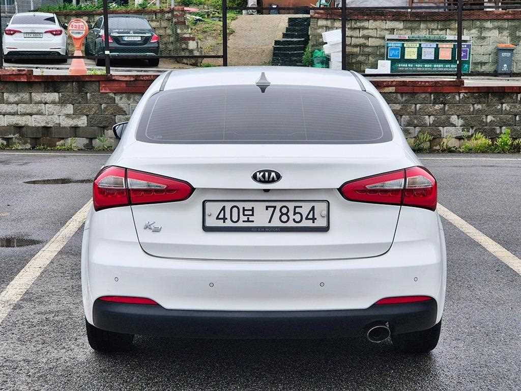 KIA K3 - Vista 5