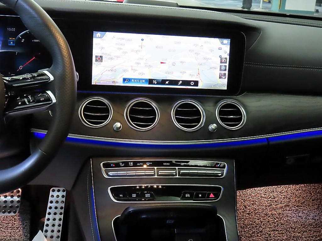 Mercedes Benz E class - Vista 11