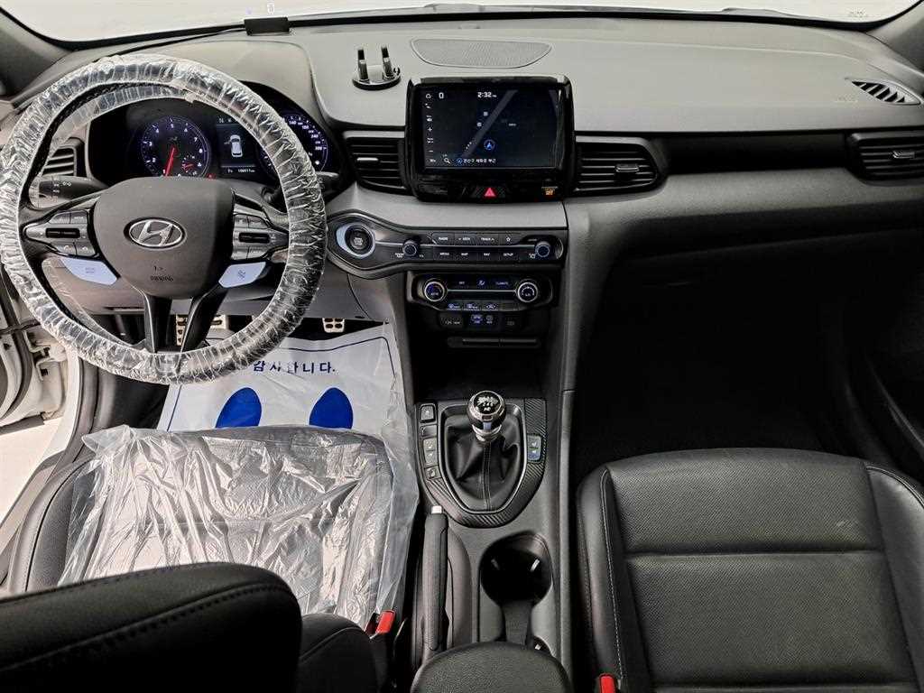 HYUNDAI Veloster - Vista 6