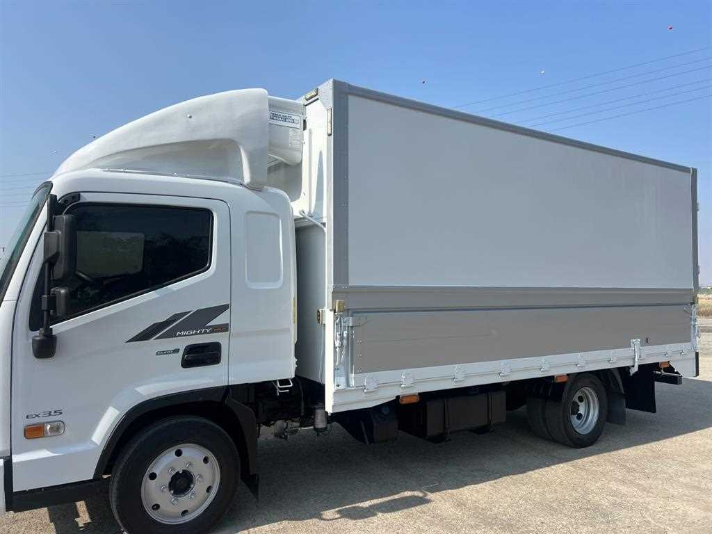medium and large cargo truck - Vista 11