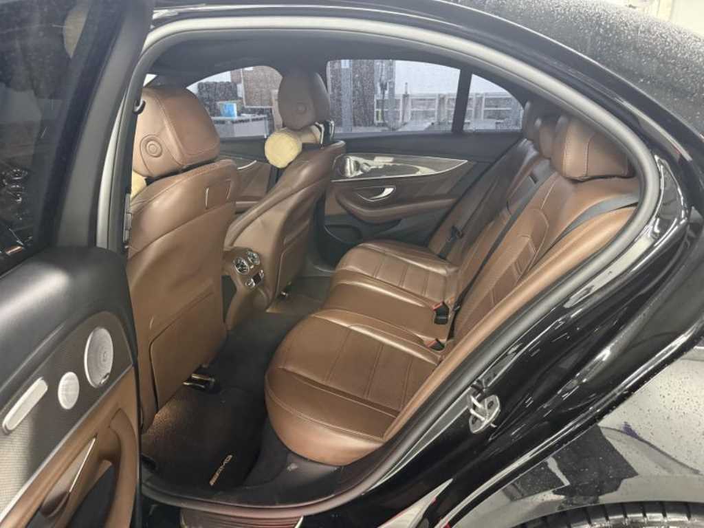 Mercedes Benz E class - Vista 6