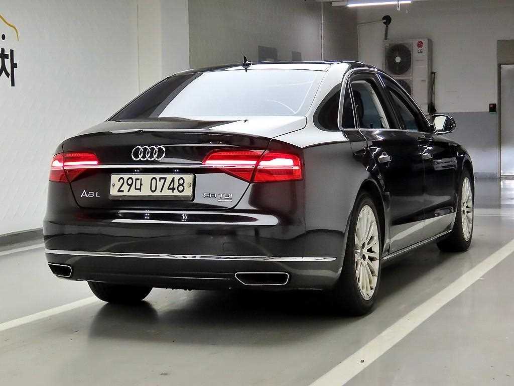 Audi A8 - Vista 4