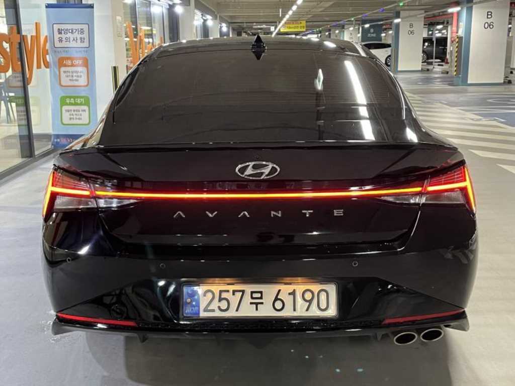 HYUNDAI Avante - Vista 5