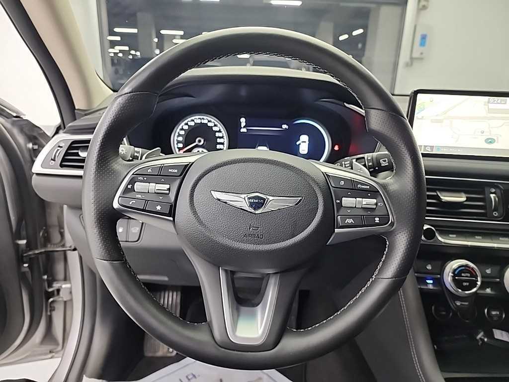 Genesis G70 - Vista 9