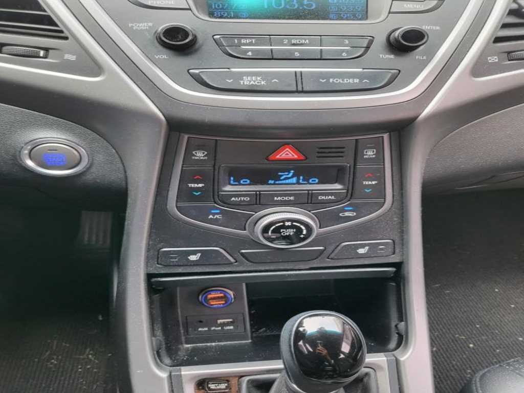 HYUNDAI Avante - Vista 6