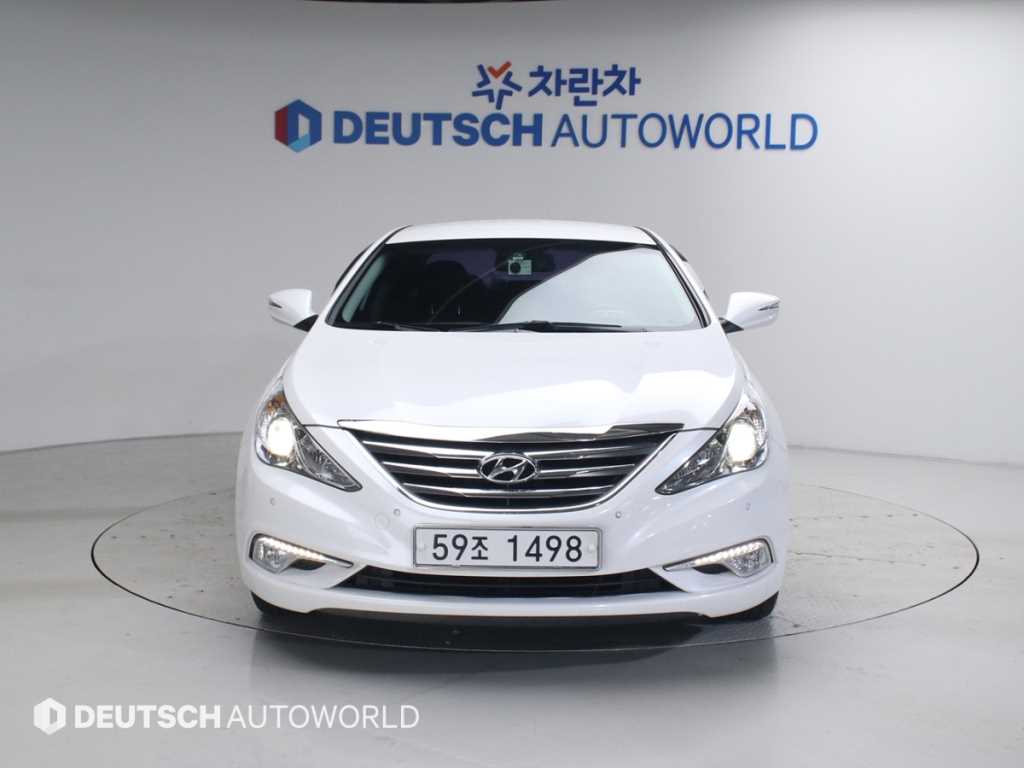 HYUNDAI Sonata - Vista 3