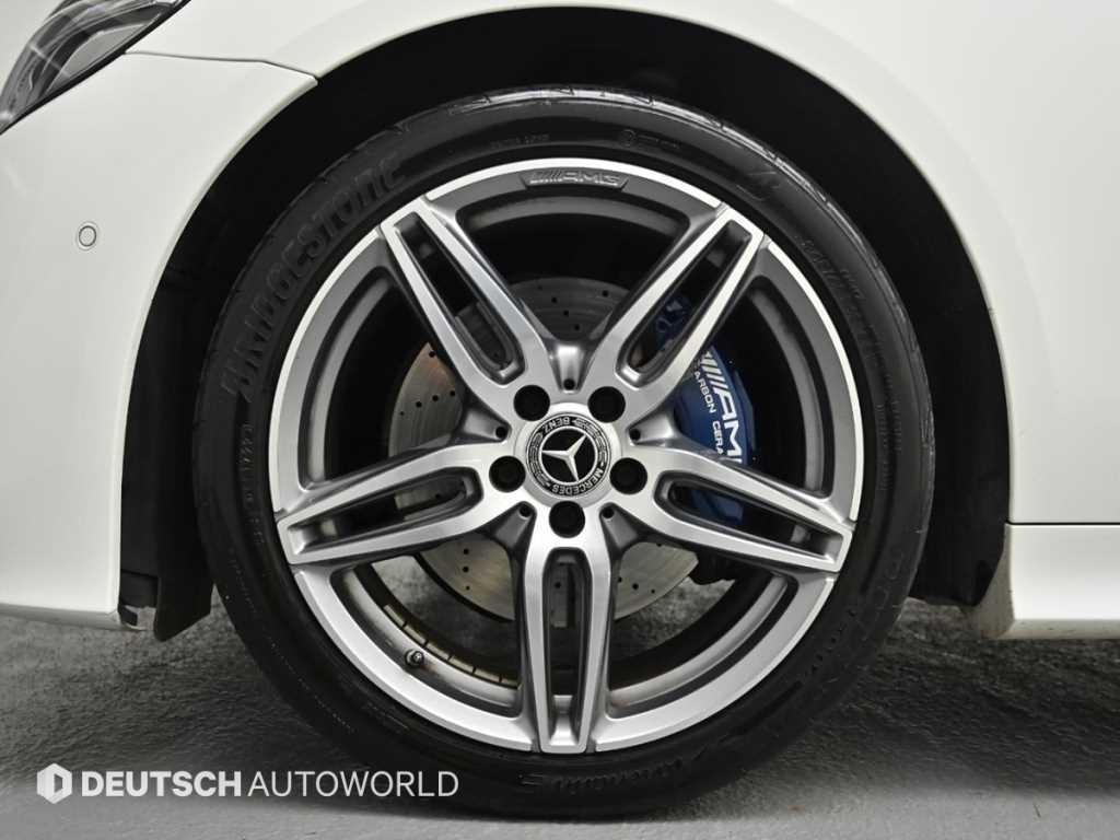 Mercedes Benz E class - Vista 5
