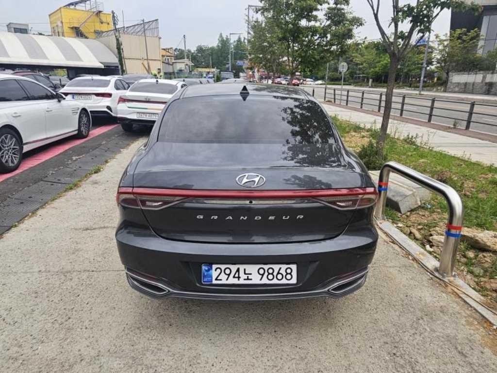 HYUNDAI Grandeur - Vista 4