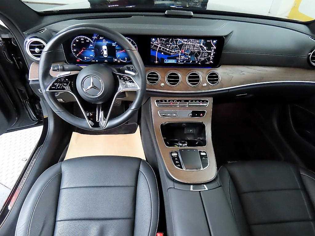 Mercedes Benz E class - Vista 7