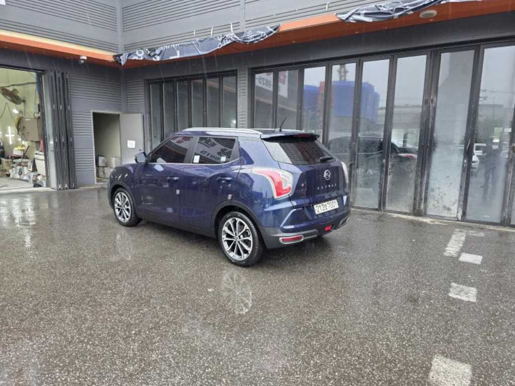 Ssangyong Tivoli - Vista 3