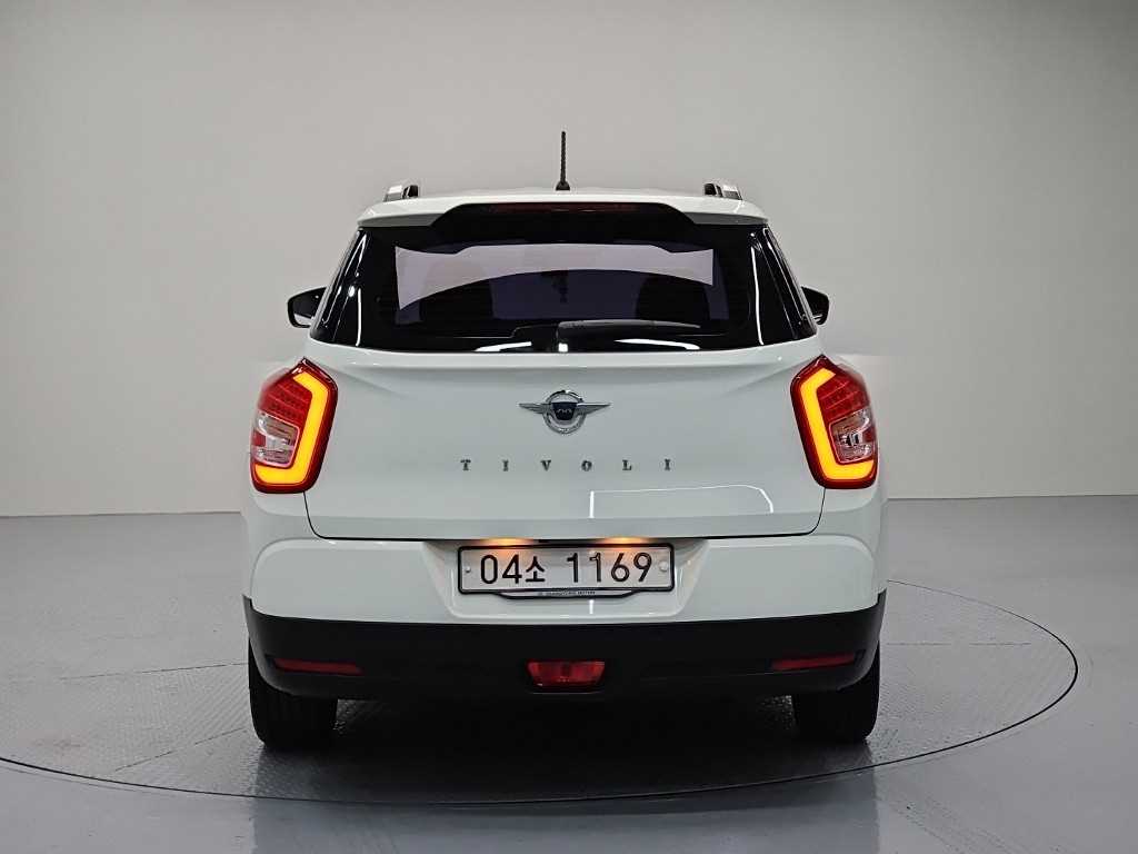 Ssangyong Tivoli - Vista 3