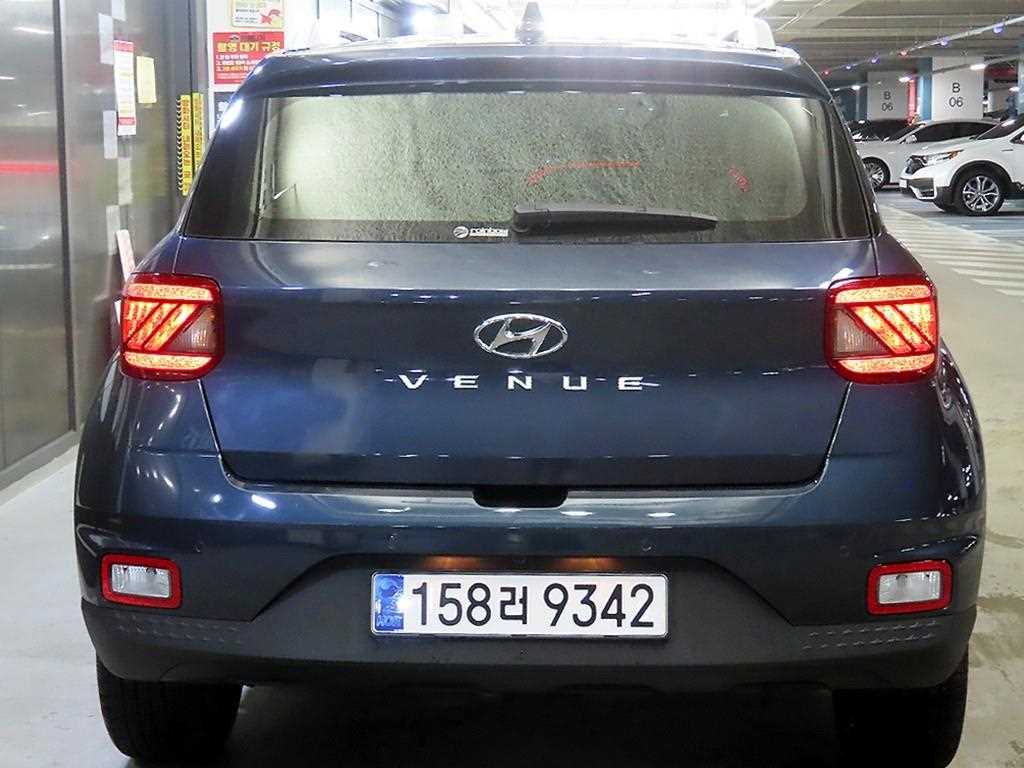 HYUNDAI Venue - Vista 5