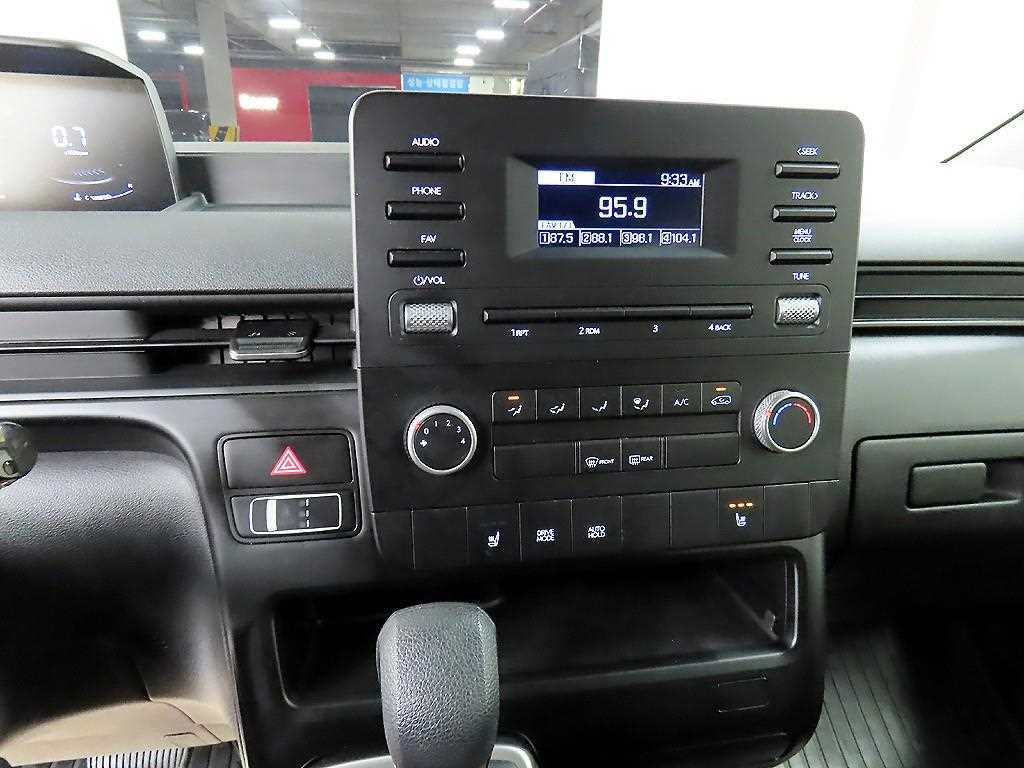 HYUNDAI Staria 2022 Blanco - Importación desde Corea - HF Imports Iquique - Foto 13
