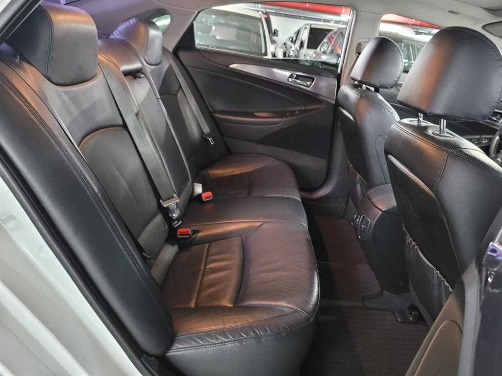 HYUNDAI Sonata - Vista 9