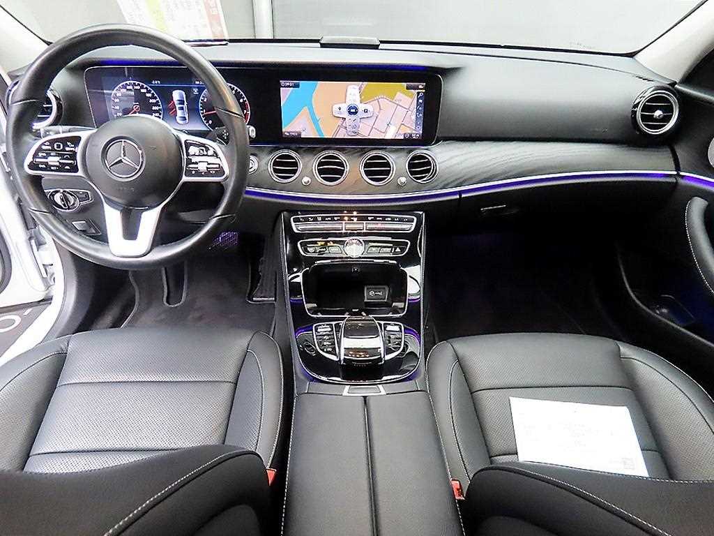 Mercedes Benz E class - Vista 7