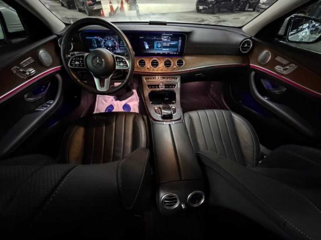 Mercedes Benz E class - Vista 6