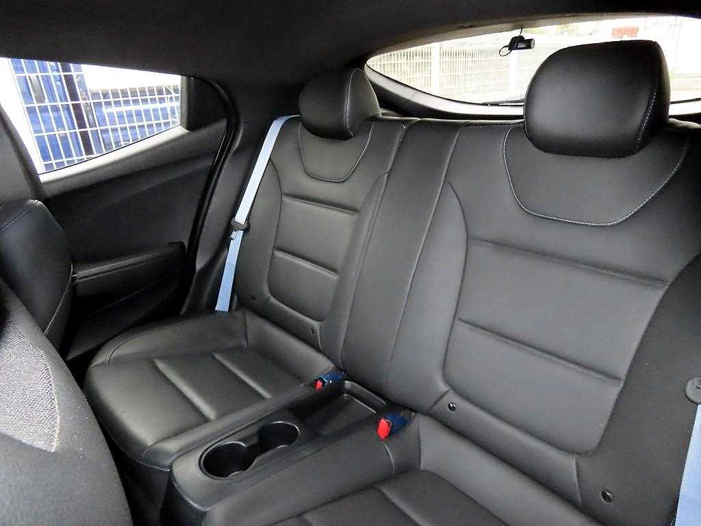 HYUNDAI Veloster - Vista 6