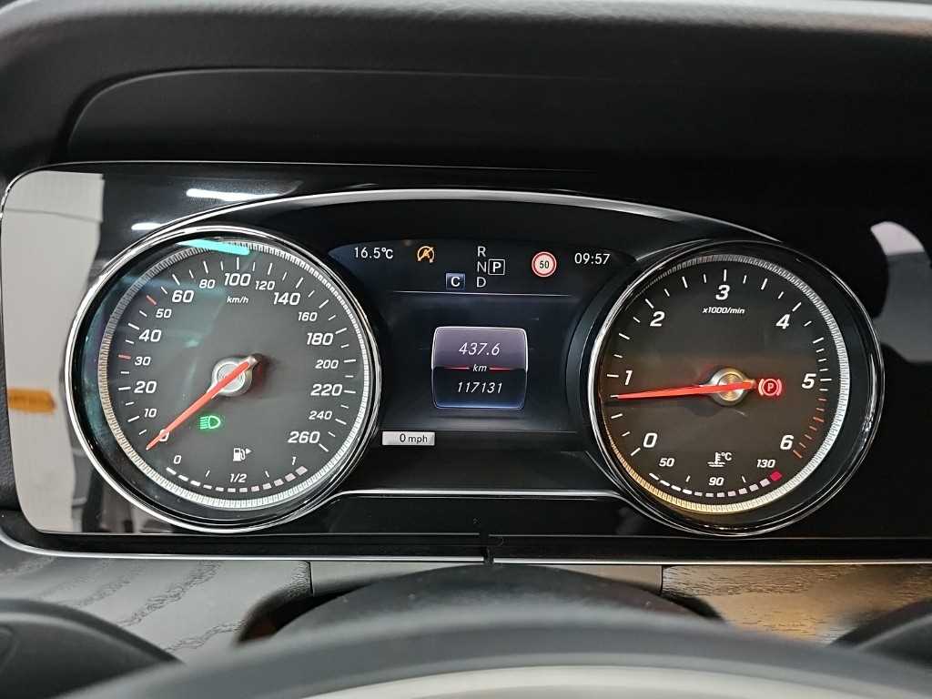 Mercedes Benz E class - Vista 6