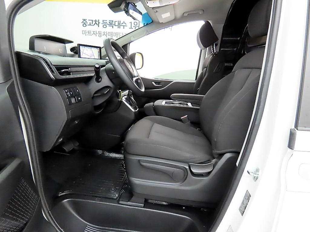 HYUNDAI Staria - Vista 5