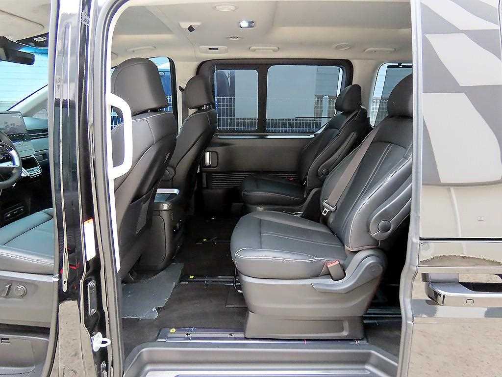 HYUNDAI Staria - Vista 6