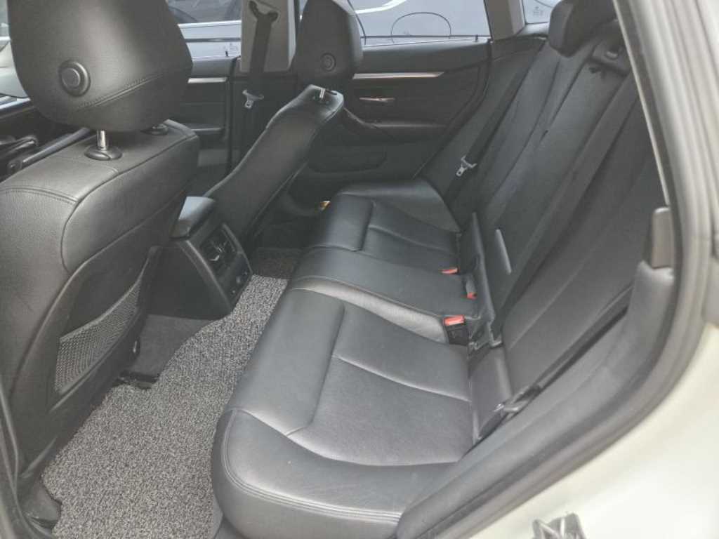 BMW 4 Series - Vista 5