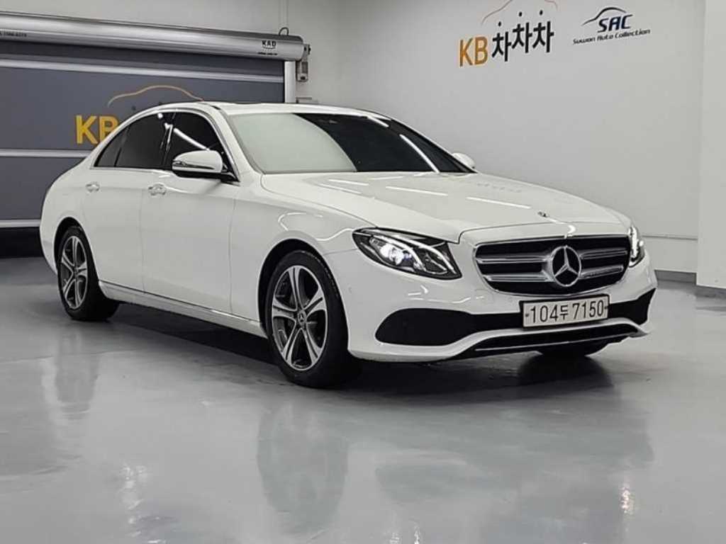 Mercedes Benz E class - Vista 4
