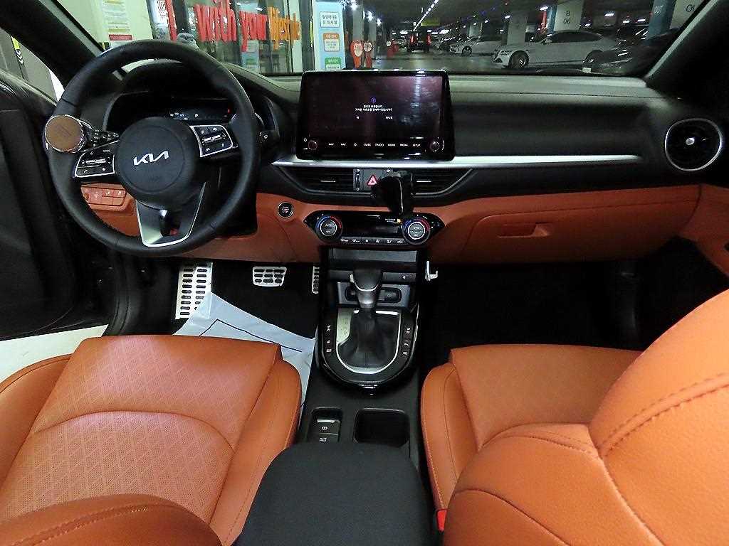 KIA K3 - Vista 10