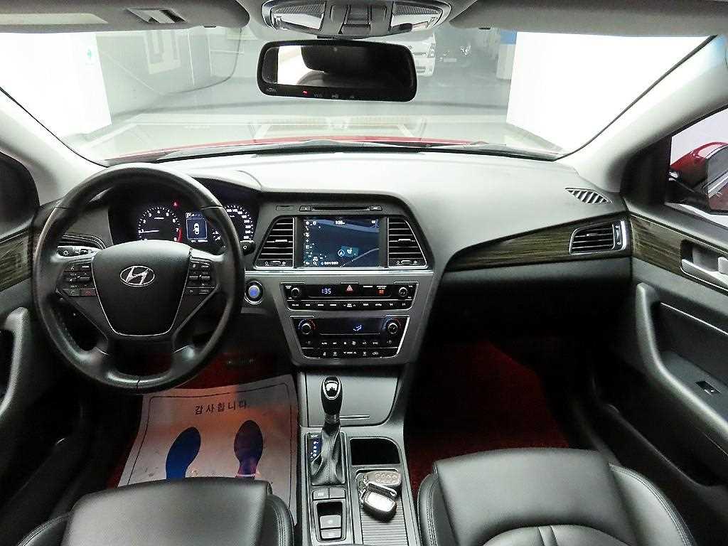 HYUNDAI Sonata - Vista 8