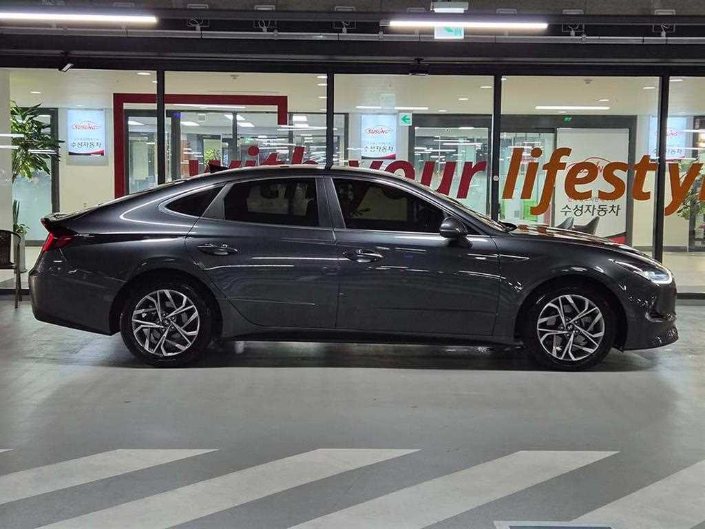HYUNDAI Sonata - Vista 3
