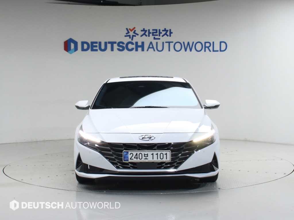 HYUNDAI Avante - Vista 3