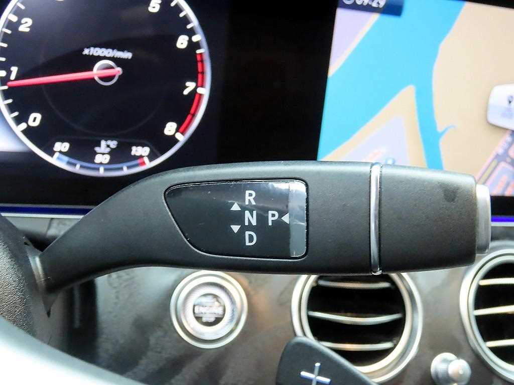 Mercedes Benz E class - Vista 10