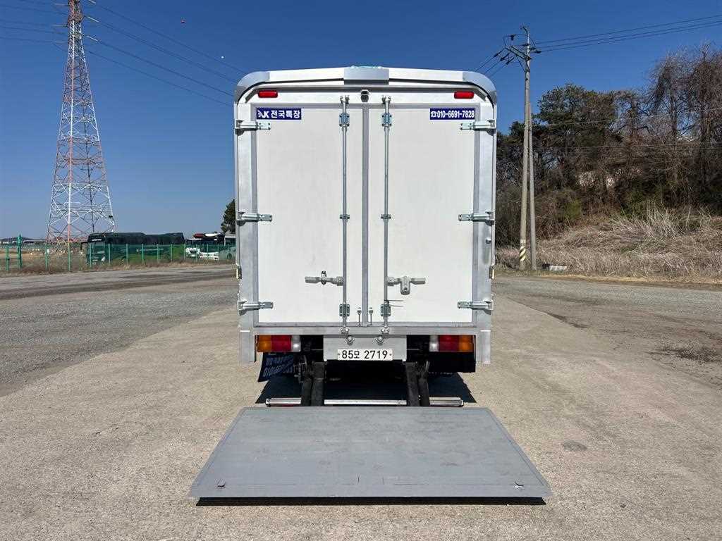 medium and large cargo truck - Vista 7