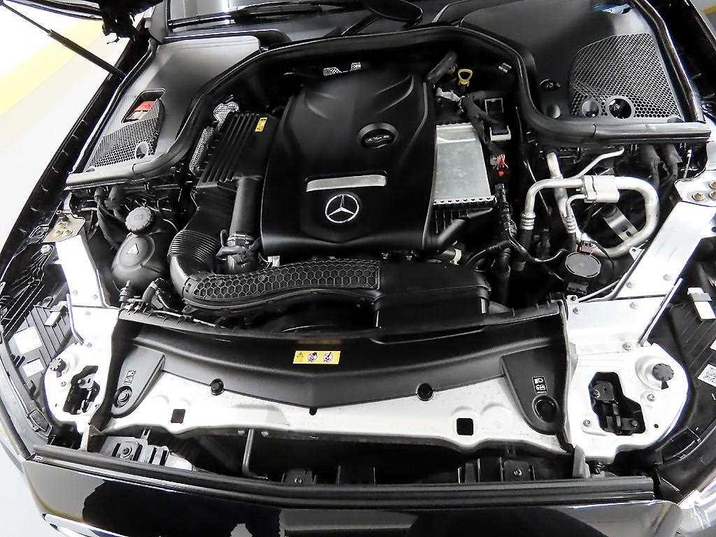 Mercedes Benz E class 2021 Negro - Importación desde Corea - HF Imports Iquique - Foto 19