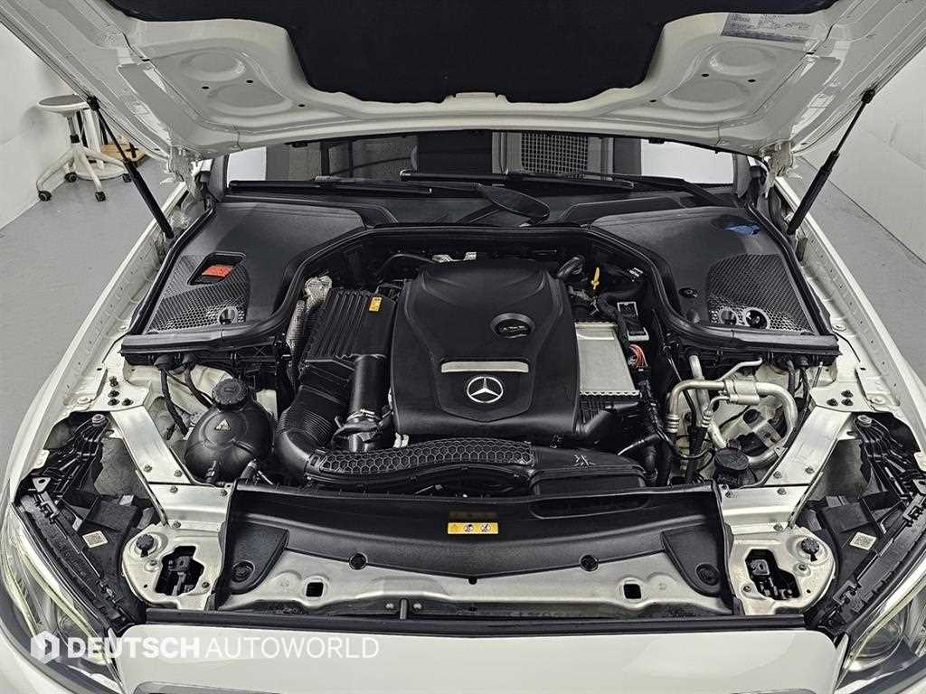 Mercedes Benz E class - Vista 6