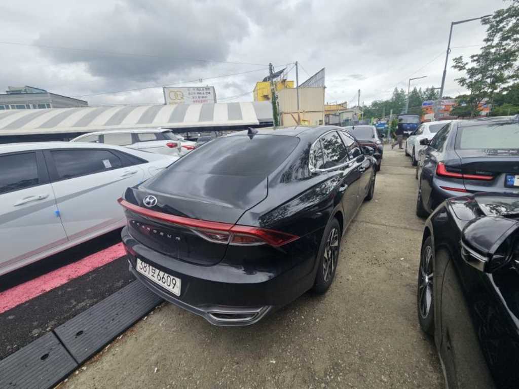 HYUNDAI Grandeur - Vista 5