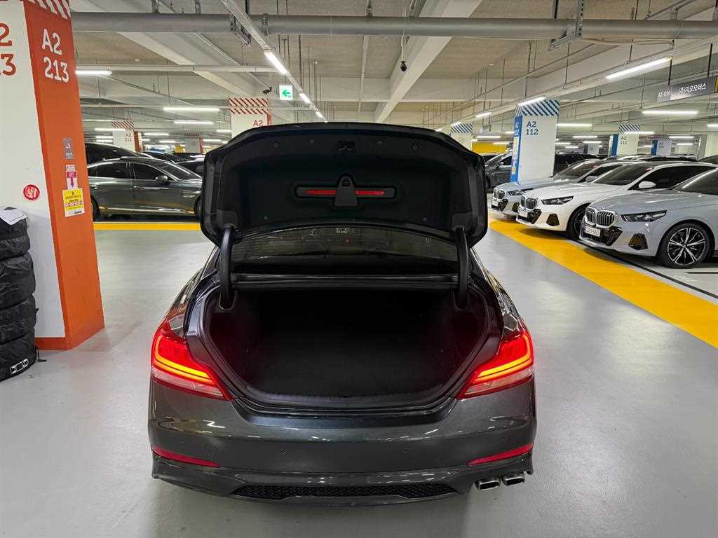 Genesis G70 - Vista 7