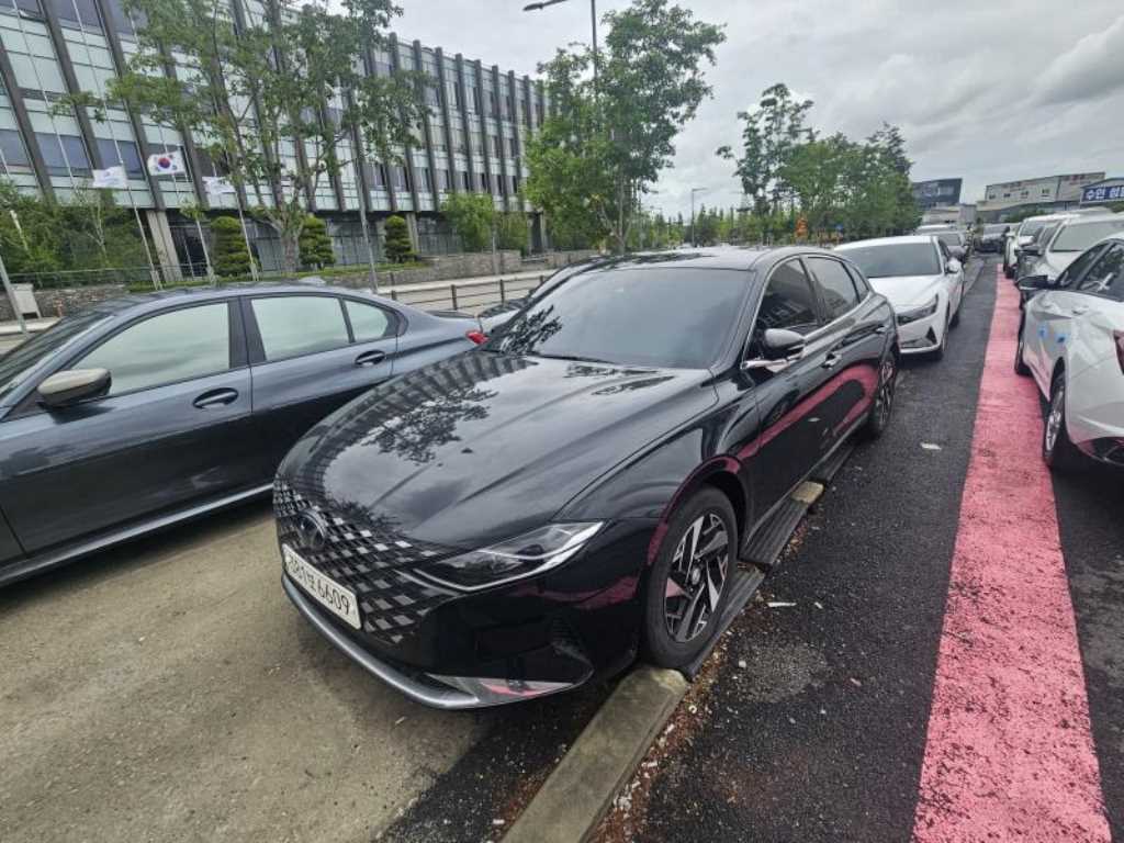 HYUNDAI Grandeur - Vista 3
