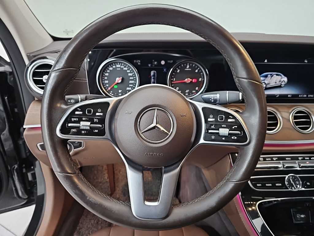 Mercedes Benz E class - Vista 9
